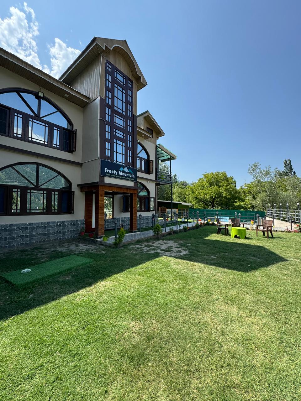 Frosty Mountain Resort image