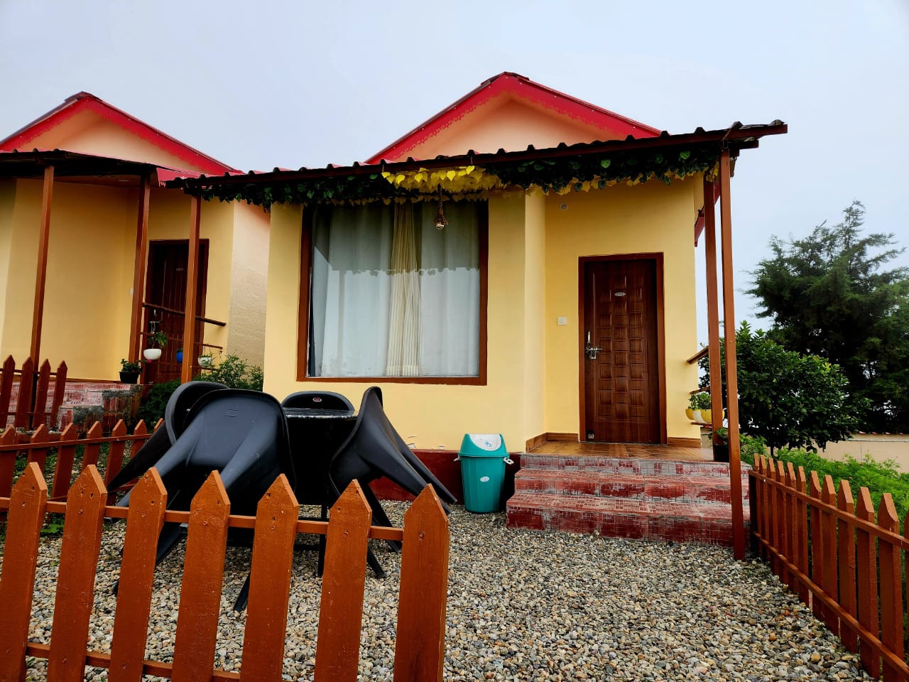 Himaaksh Cottages image