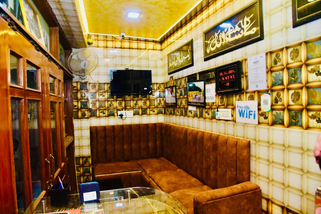 Hotel Aliza Palace image