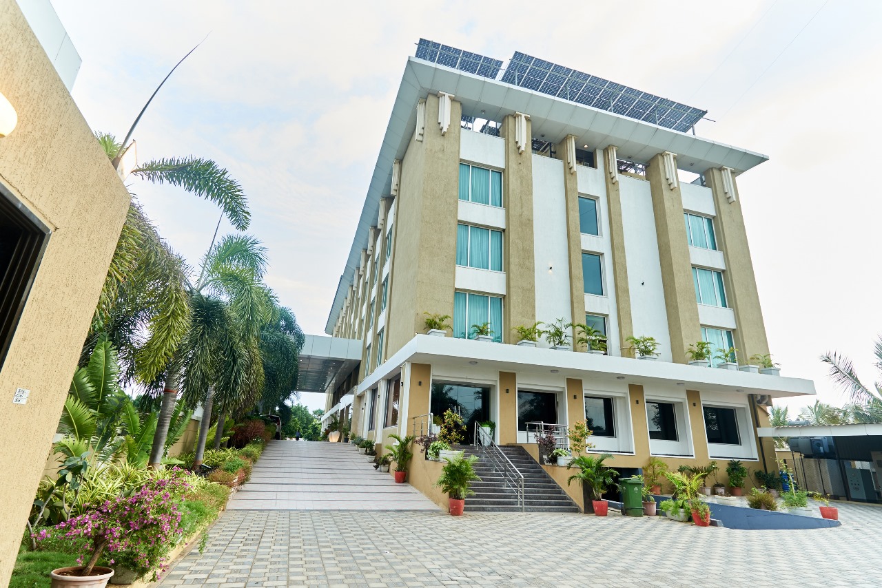 Tania President Inn image